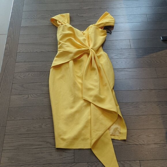 Selfridges Lavish Alice Elegant Yellow Off-Shoulder Dress - Size 4 NWT - Picture 4 of 14